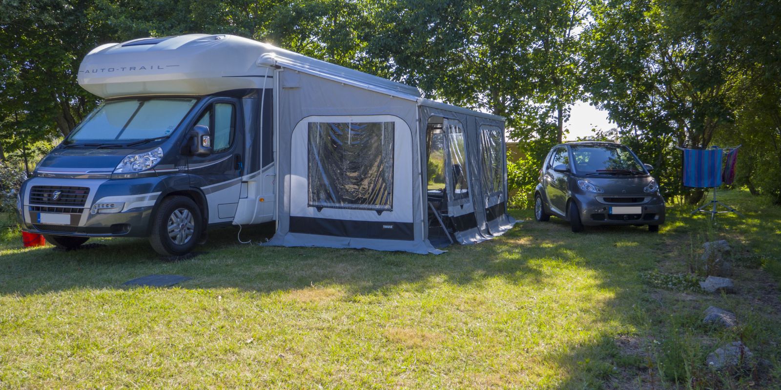 camping-mobil-home-bretagne-emplacement-camping-car-exterieur-B1